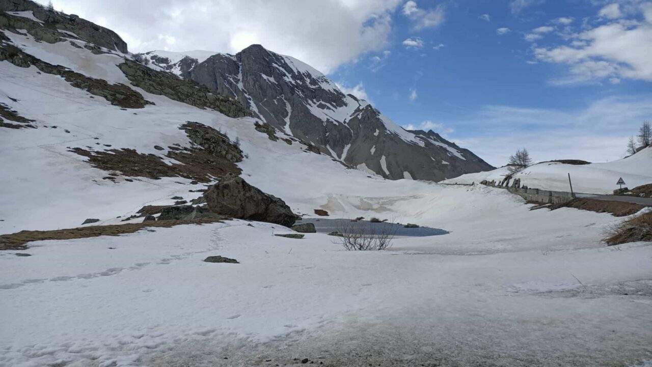 Col de la Cayolle, lac de fonte des neiges
