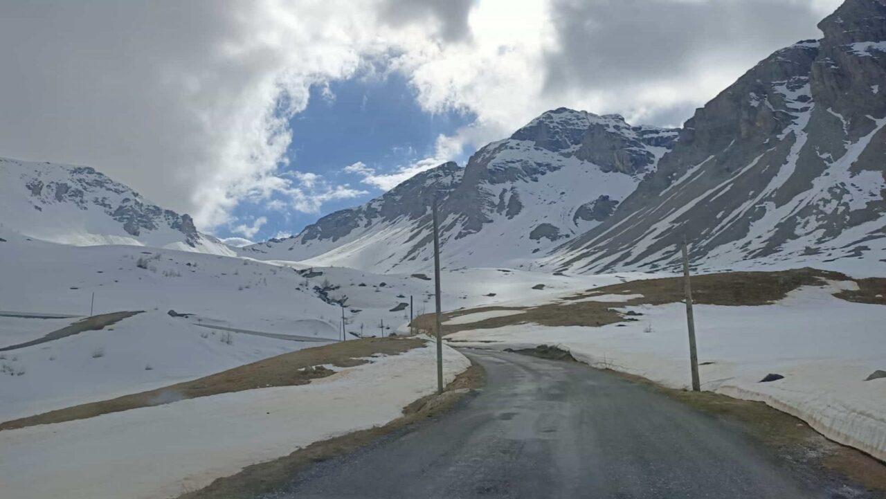 Route du Col de la Cayolle, arrivée au Col