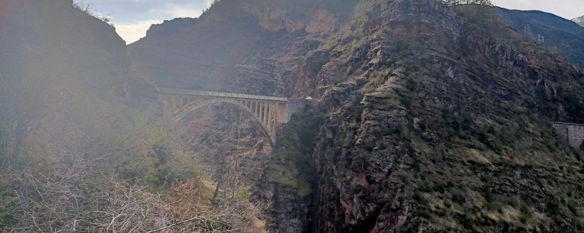 gorges-daluis1-aspect-ratio-2000-800