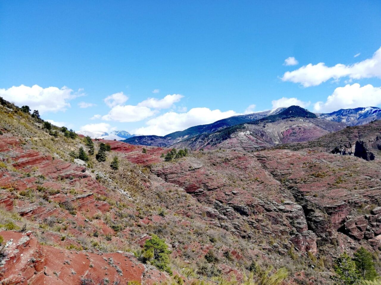 Sur le sentier du point sublime dans la RNR des Gorges de Daluis