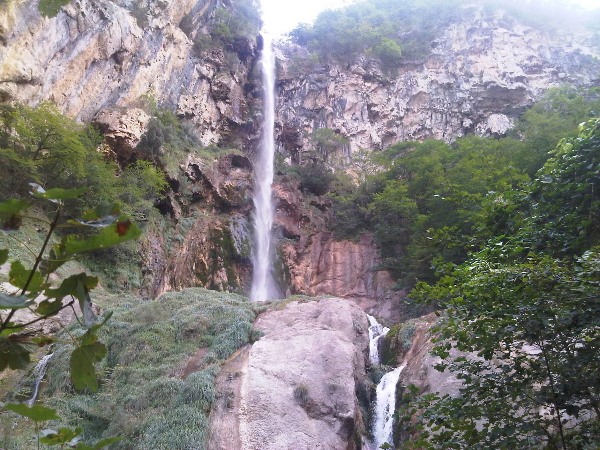 Randonnée vers la cascade de Vegay Tourisme Alpes d'Azur