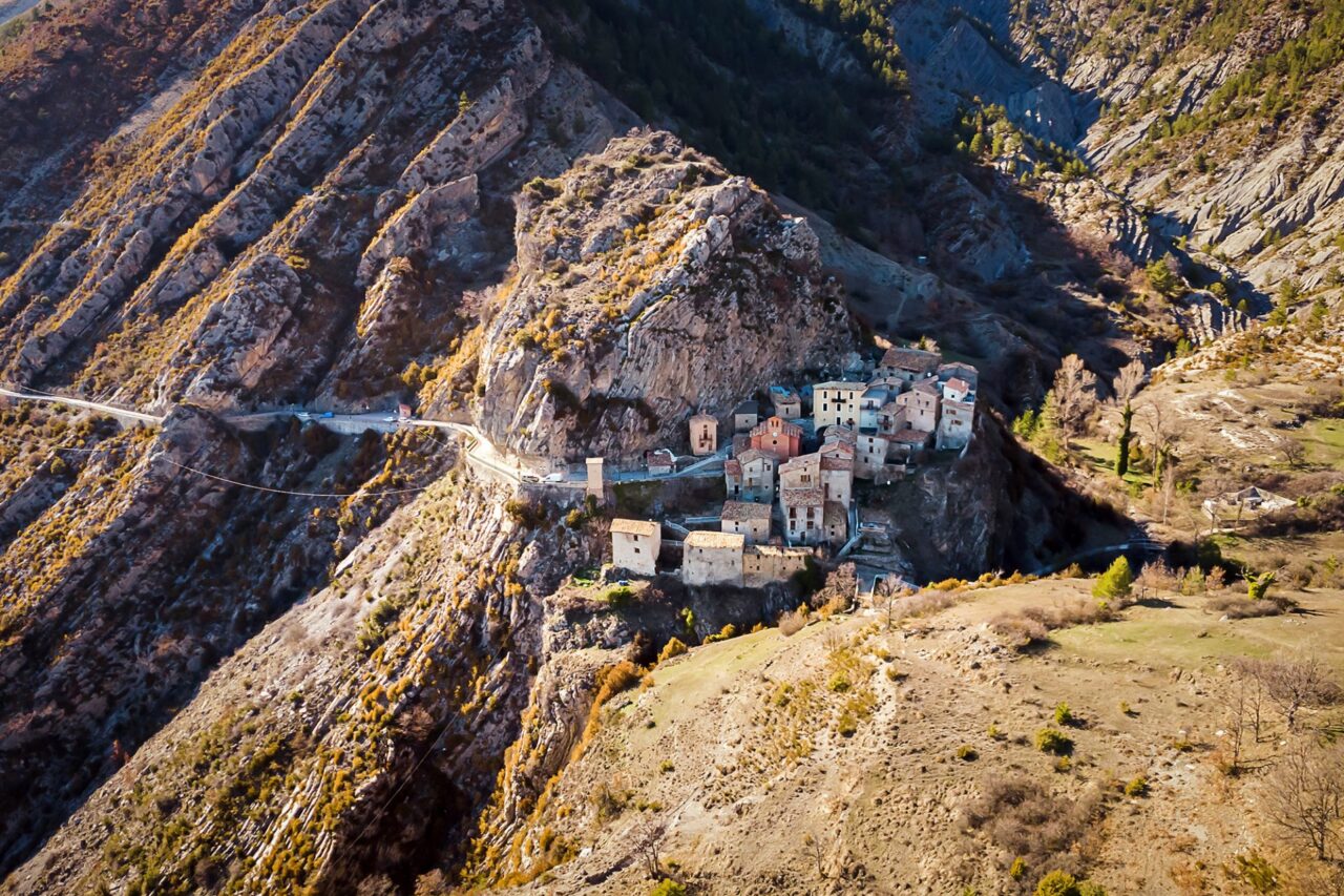 Village-perche-Auvare©Clement-Lelievre