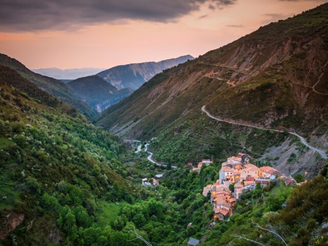 Villages perchés, les citadelles du territoire