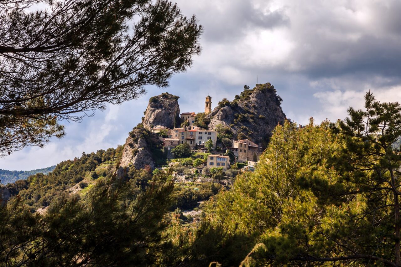 village-perche-Pierrefeu-Clement-Lelievre