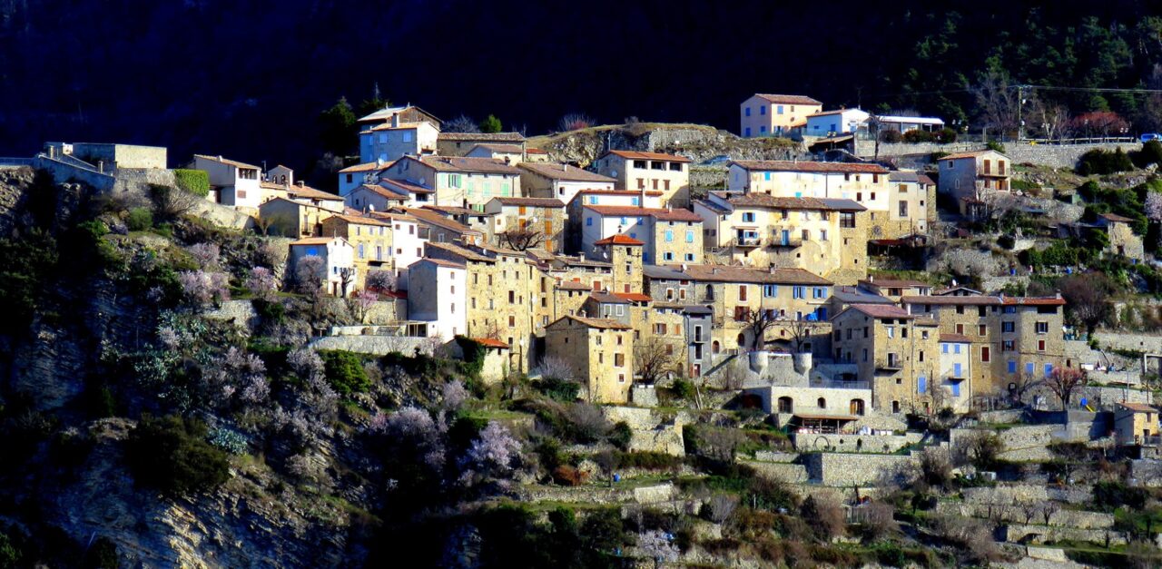 Village-perche-thiery©B.Bonifassi