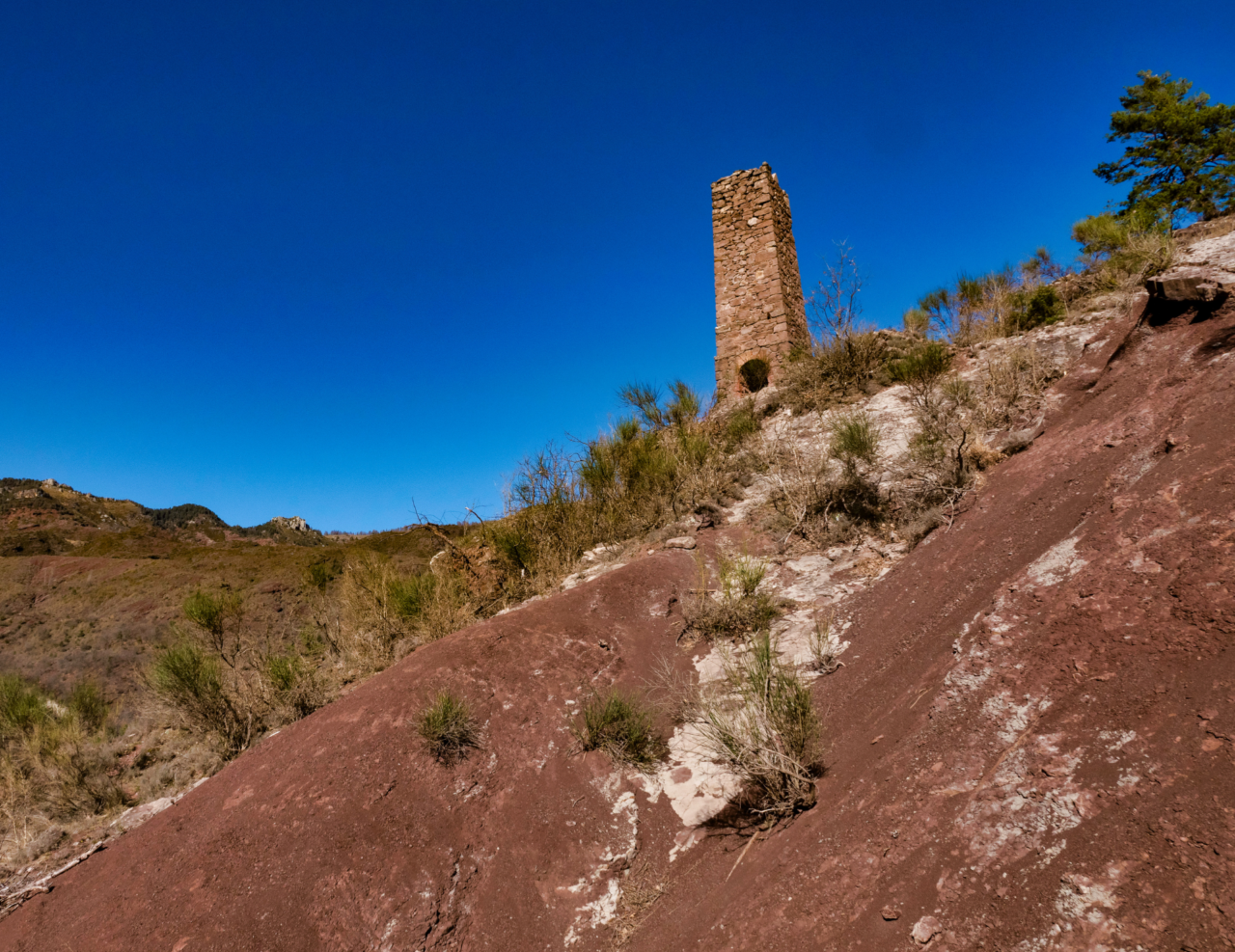 Tour mine Léouvé