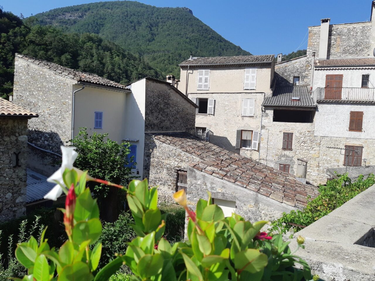 Village_Roquestéron_Lucie Menei
